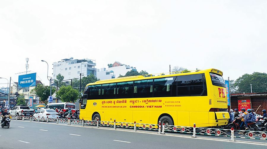 胡志明市 (越南) 至金邊 (柬埔寨) 或反向的巴士接駁服務