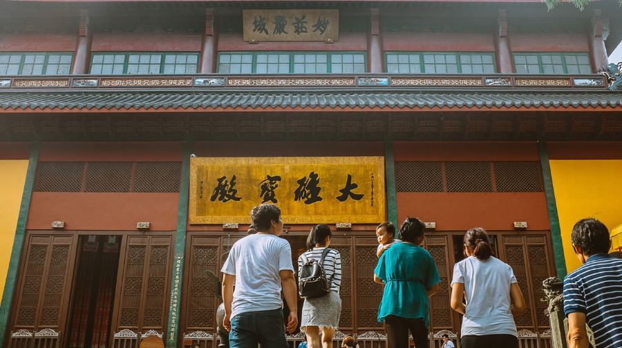 杭州靈隱飛來峰祈福半日遊（靈隱寺祈福+飛來峰造像+寺廟香火捲+導遊講解服務）