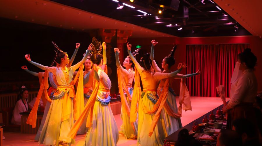 上海盛宮宴•沉浸式體驗千年前的宮廷君王享受盛宴（精品美食＋舞蹈表演＋秦朝歷史文化體驗＋可選服裝化妝）