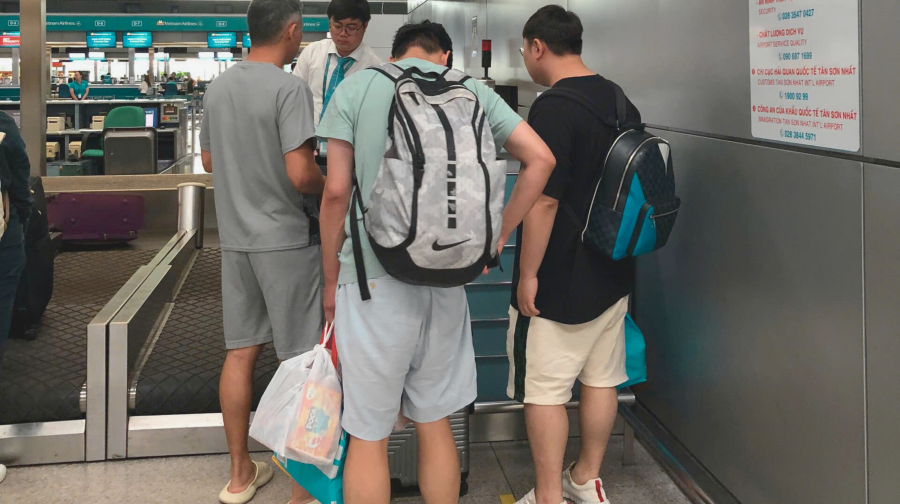 胡志明/河內/峴港/芽莊VIP帶關送關服務快速通關通道代填落地表