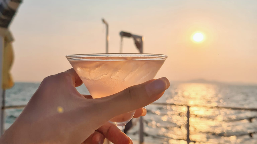 泰國芭提雅Tappia Floating Cafe海上咖啡廳【咖啡館釣魷魚-現釣現吃｜夜釣魷魚｜快艇接送｜海上日落】