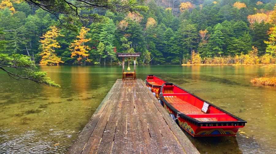 季節限定：名古屋漫步上高地一日遊(明神池&河童橋&大正池)