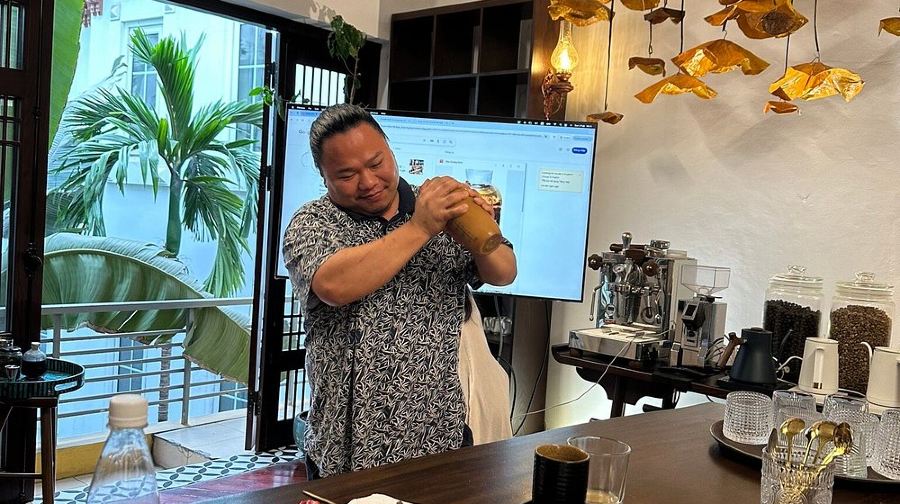 河內咖啡工作坊與當地故事講述者一起製作 6 種獨特的 Phin Brews