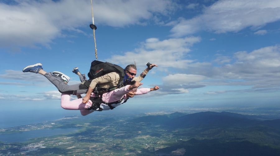 芭達雅隨夢飛翔跳傘體驗 FLY WITH DREAM
