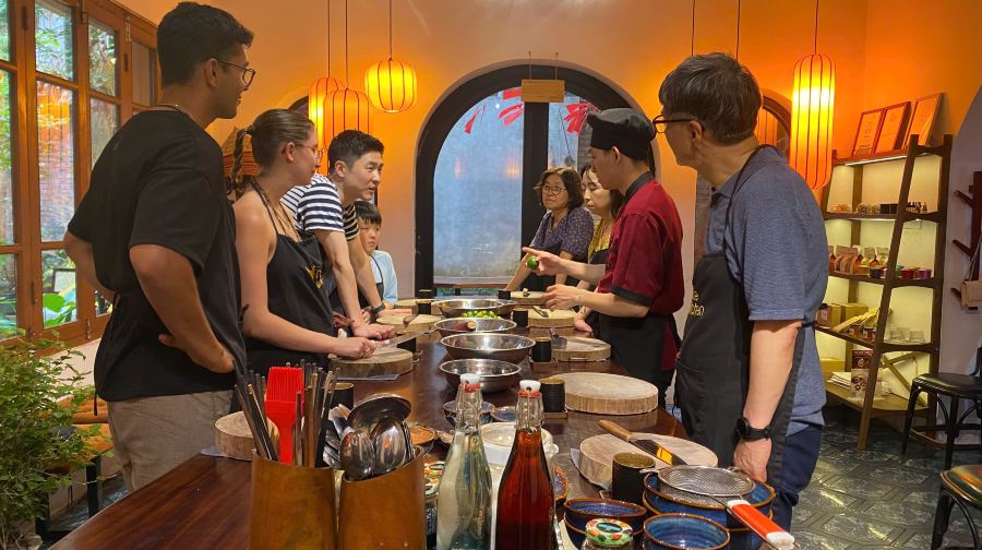 河內烹飪體驗：製作 Phở 和 Bánh Xèo + 享用免費越南咖啡