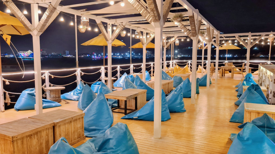 泰國芭提雅Tappia Floating Cafe海上咖啡廳【咖啡館釣魷魚-現釣現吃｜夜釣魷魚｜快艇接送｜海上日落】
