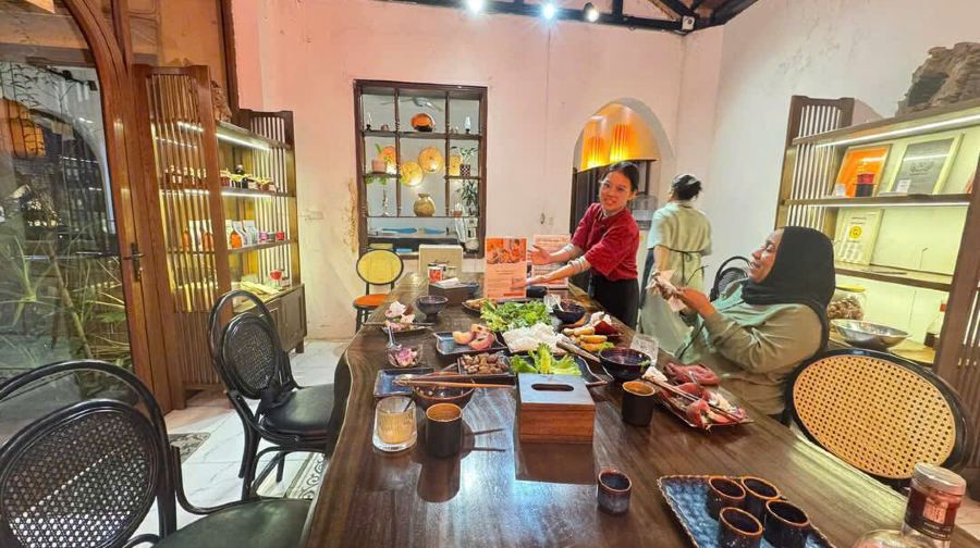 傳統風味：河內隱密花園烹飪體驗：越南煎餅、越南粉和雞塊