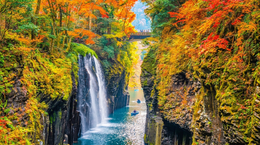 1人成團·九州人氣賞楓一日遊·阿蘇火山口·阿蘇山·草千里·高千穗峽遊船·可選遊船體驗·贈接駁車·福岡來回