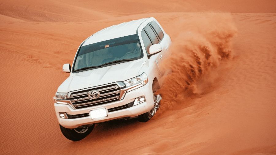 杜拜四驅車沙漠探險含燒烤自助晚餐