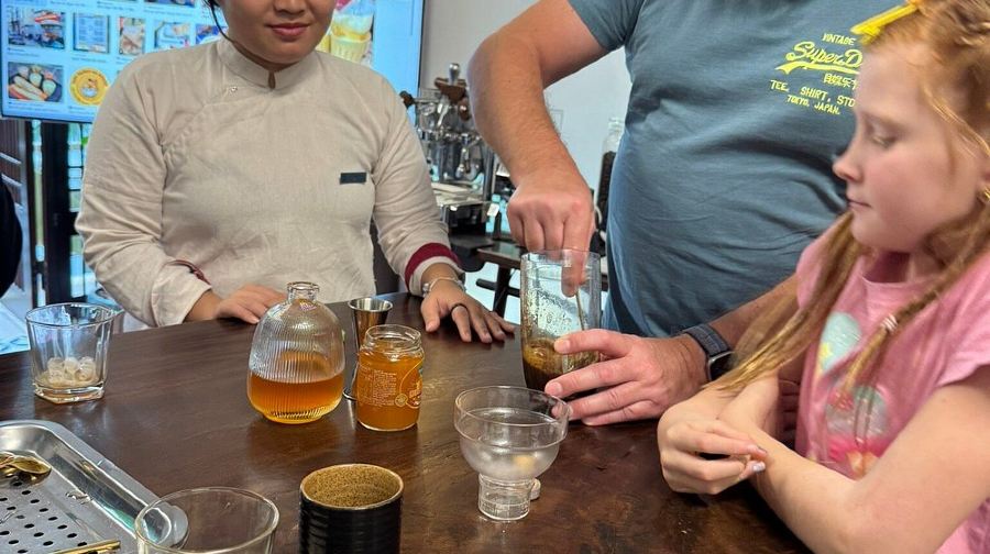 河內咖啡工作坊與當地故事講述者一起製作 6 種獨特的 Phin Brews