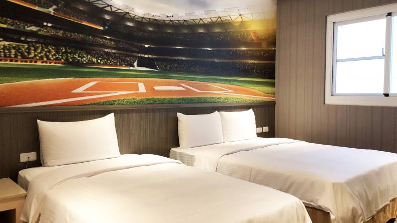 樂逸文旅-六合夜市棒球館